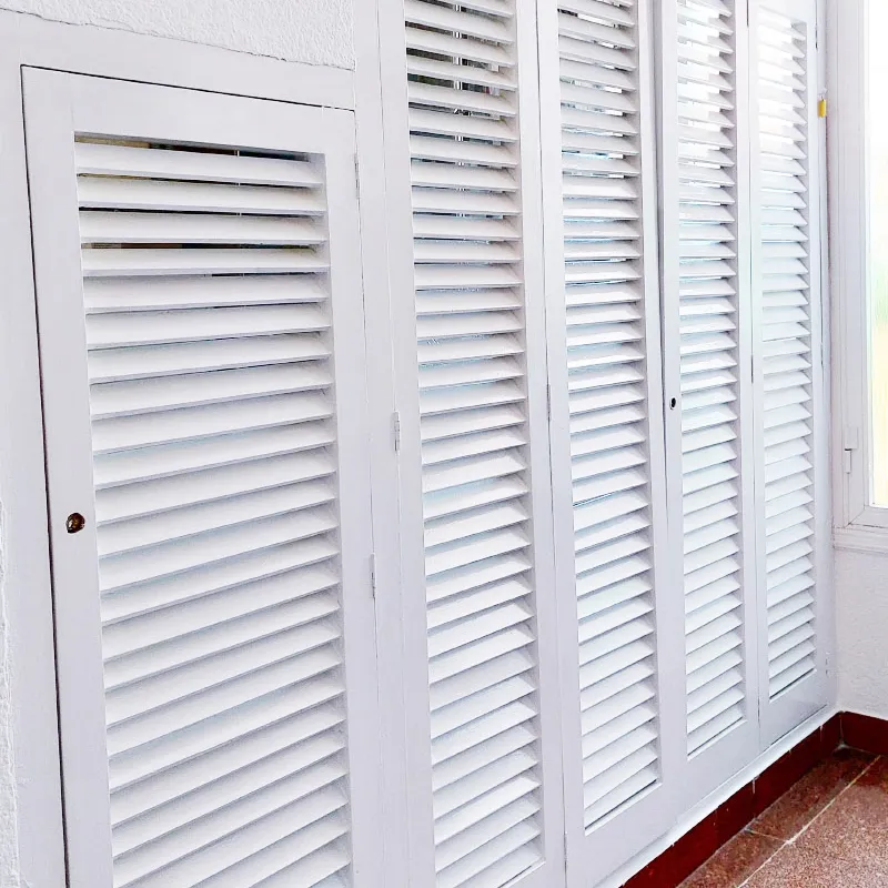 Esmaltar puertas de carpinteria en Barcelona - BARNACOLOR